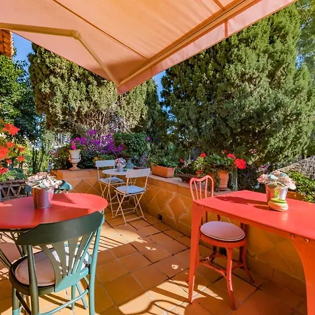 Casa Paraiso Boutique B&B