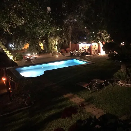 ベッド・アンド・ブレックファスト Casa Paraiso Boutique トレモリノス