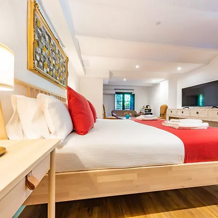 Casa Paraiso Boutique Bed & Breakfast